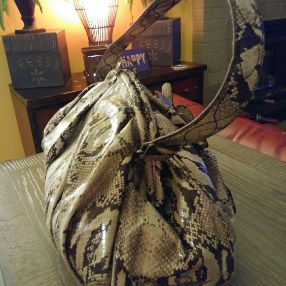 Handbag - Picture 2 of 3